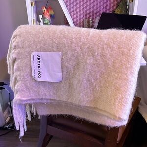 Arctic Fox Reykjavik Throw Blanket